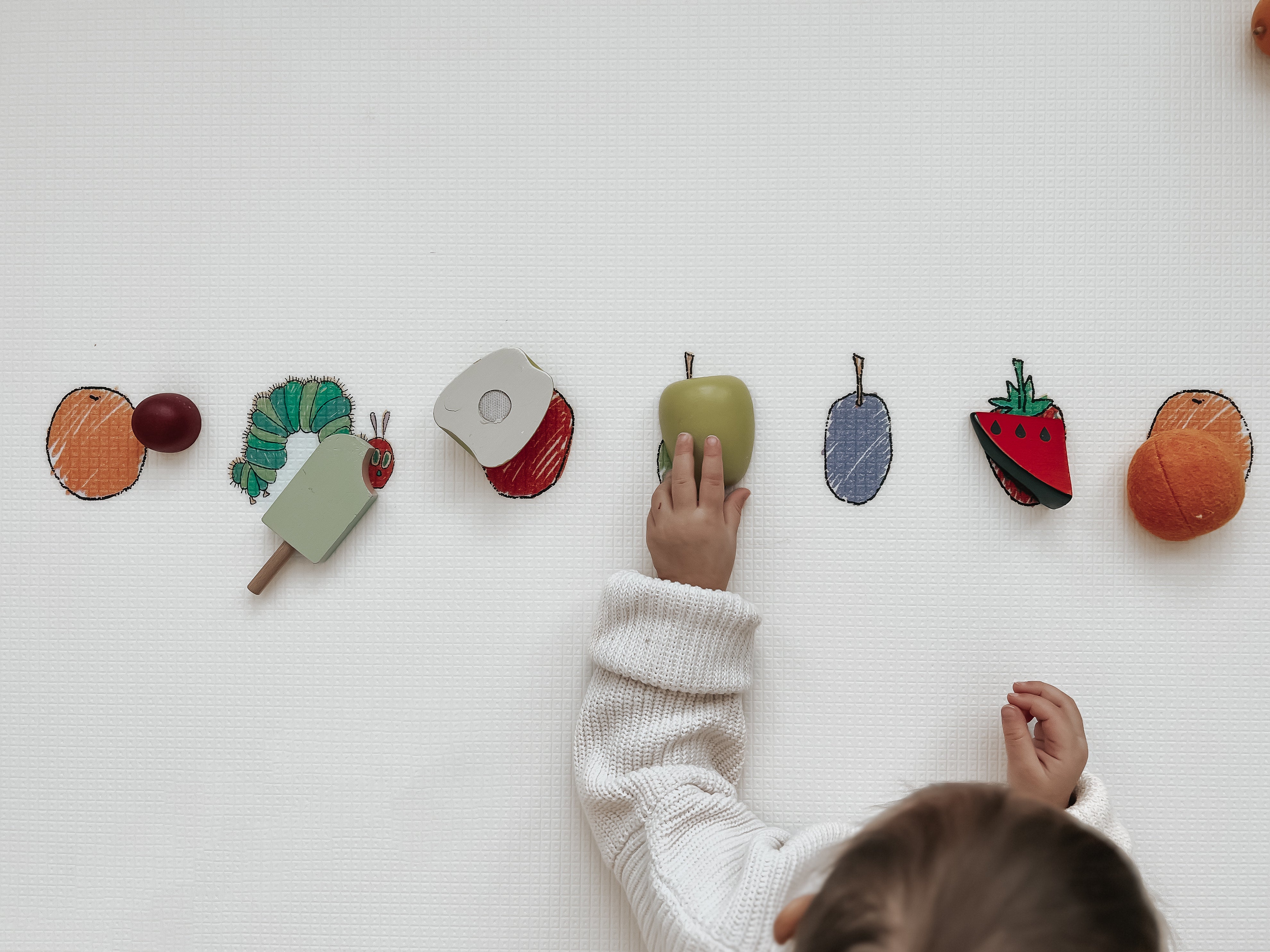 リトルボットベイビープレイマット(OFIE MAT, COUNTRY ROAD + TRIANGLE